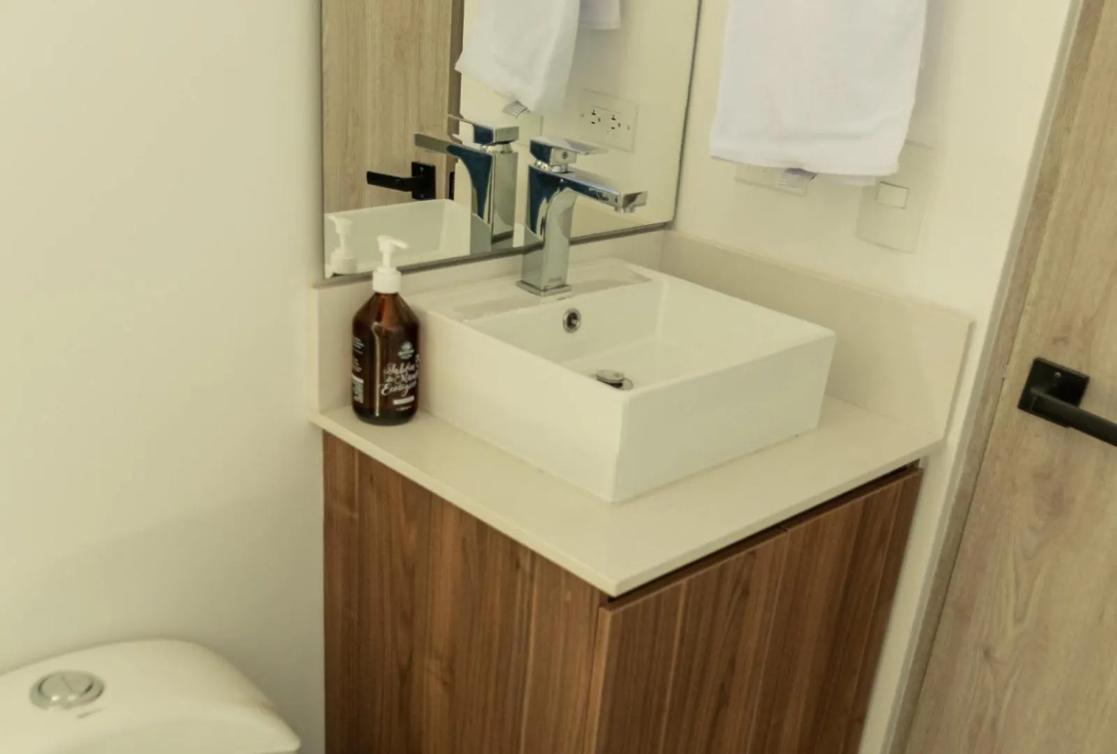 Nuevo Y Calido Loft En Laureles Apartment Medellin